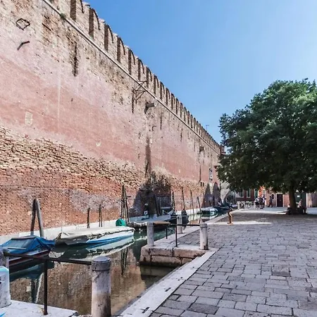 Au Nom De La Rose Lägenhet *